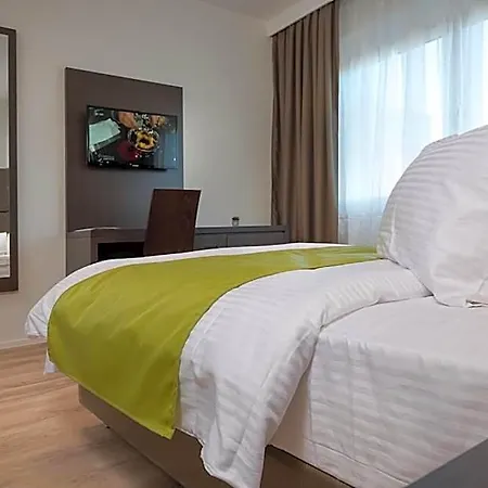 Boutique Bellevue / Basel 3* رينفيلدن